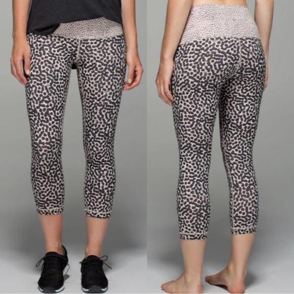 lululemon athletica Pants - Lululemon Wunder Under Crop ll Full On Luon Ace Spot Dottie Dash Size 4